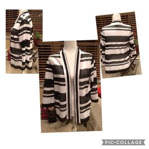🔲 CHICO’S Black & White Jacket Small/8